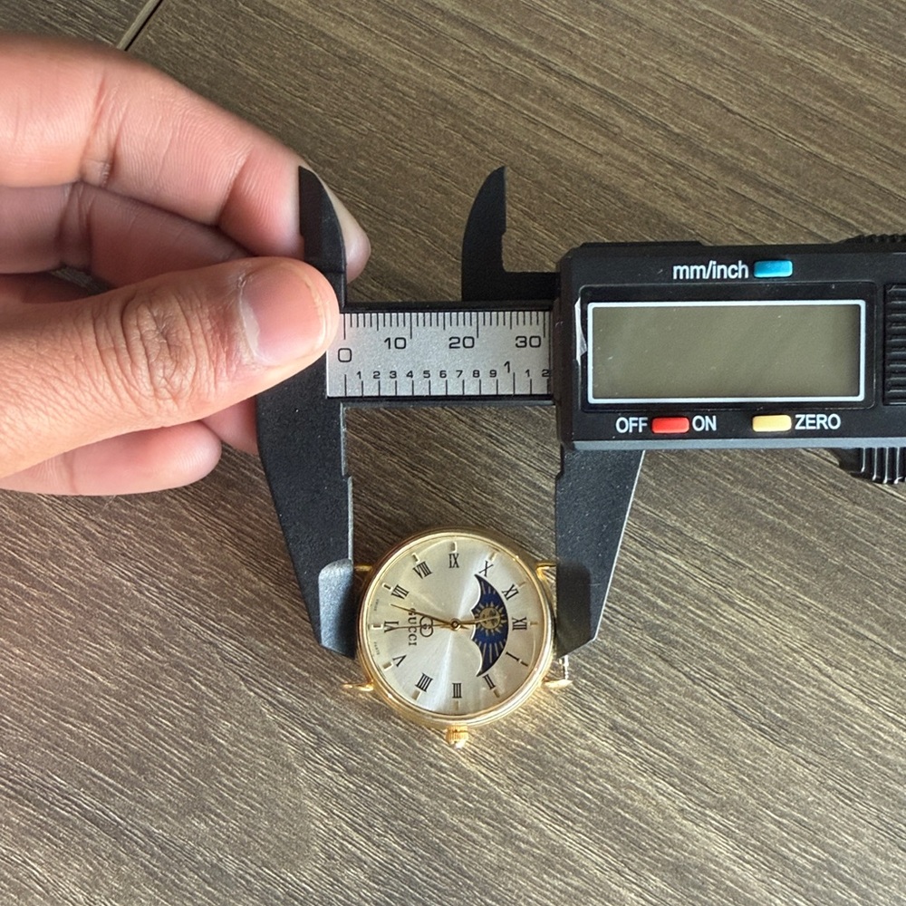 Gucci Gold and Silver watch with Blue Moonphase - Picture 3 of 5